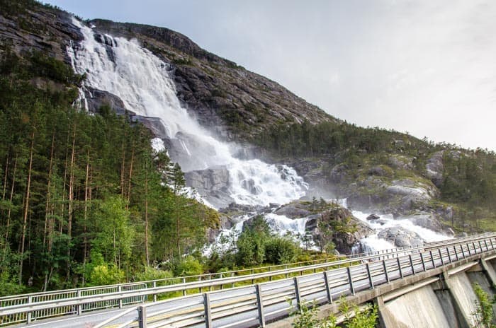 Dlouhý vodopád Langfossen