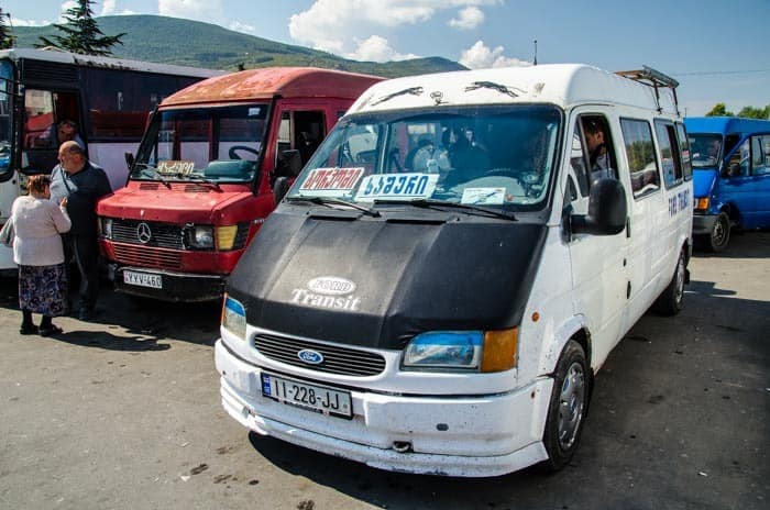 Marshrutka - nejběžnější způsob dopravy a cestování po Gruzii