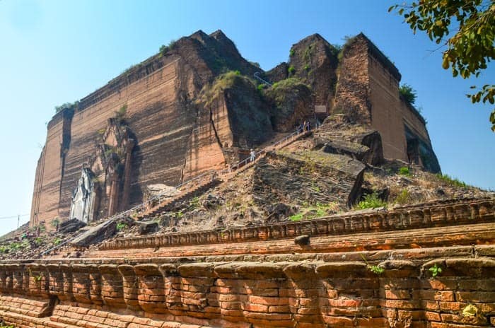 Pahtodawygi Pagoda in Mingun