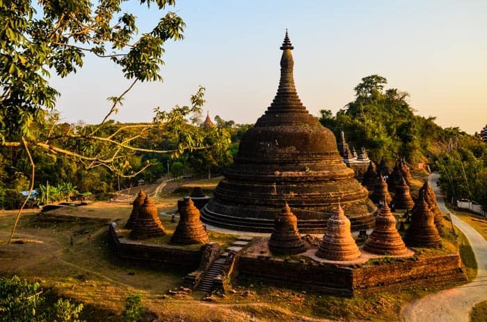 Mrauk U is a magical and mystical place also because local pagodas are not covered in gold, unlike in other places.