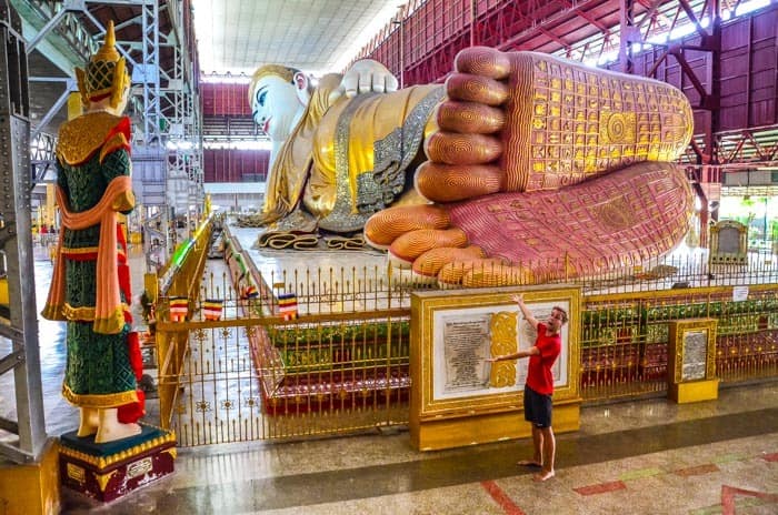 Buddha is often huuuge in Myanmar - Chauk Htat Gyi Buddha in Yangon.