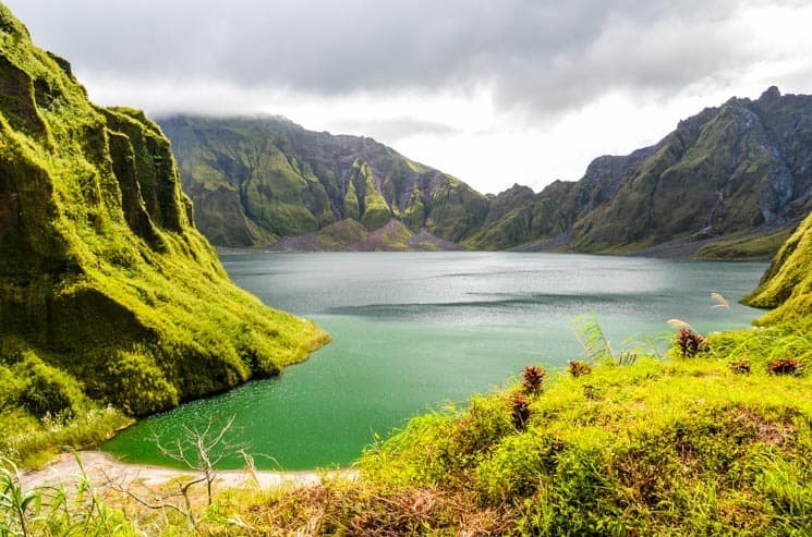 Jezero v kráteru Mt. Pinatubo, ostrov Luzon - Filipíny