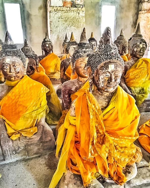 Buddhové v chrámu Wat Sarmet, Koh Samui, Thajsko