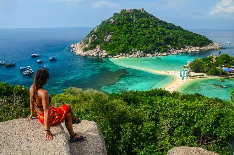 Koh Nang Yaun - nádherný malinký ostrůvek na který můžete z Koh Tao za několik minut dopádlovat nebo se tam svézt lodí