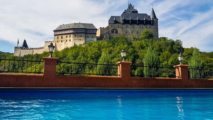 Hotel Karlštejn - Beautiful view of the castle directly from the pool 