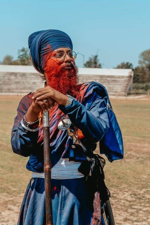 The Holi festival has various regional differences. In the town of Anaddpur Sahib there is the “Holla Mohal” martial arts exhibition.