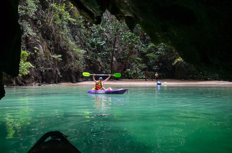 Vjezd do laguny ze Smaragdové jeskyně, Koh Mook (Ko Muk) Thajsko