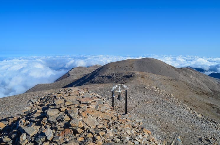 Výhled z nejvyššího vrcholu pohoří Psiloritis.  Kréta, Řecko