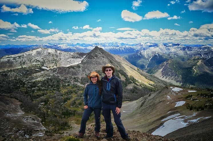 Vrcholové foto z Avalanche Peak a rozhled na Yellowstone.