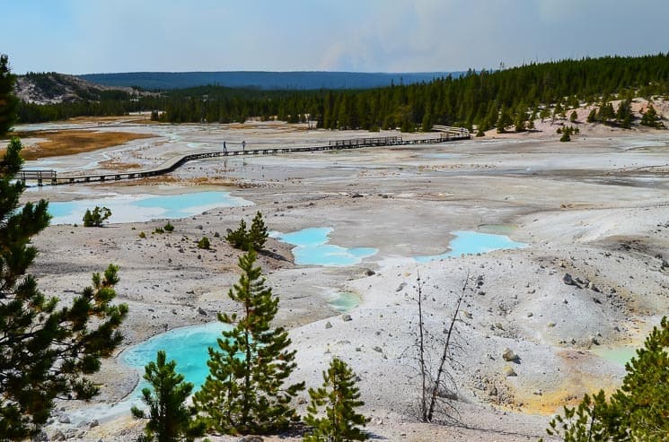 Norris Geyser Basin je jednou z nejproměnlivějších oblastí národního parku Yellowstone.