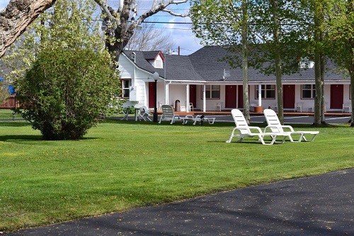 Silver Maple Inn and The Cain House Country Suites (2)