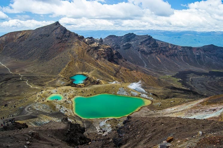 Tongariro Crossing - Emerald Lakes