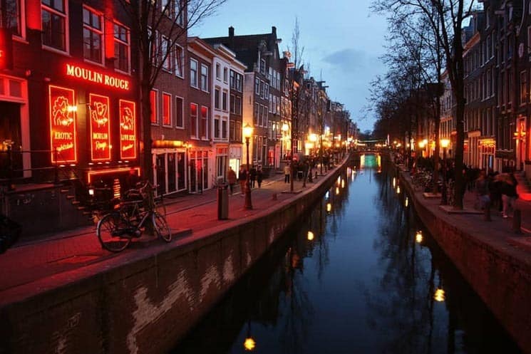 things to do in Amsterdam at night