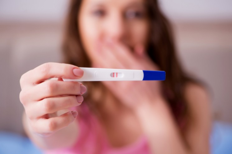 Příznaky těhotenství: 35 běžných i méně častých projevů