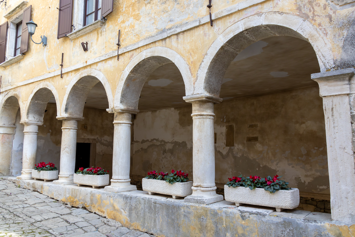 Visit Grožnjan: Complete Travel Guide to Istria’s Historical Town